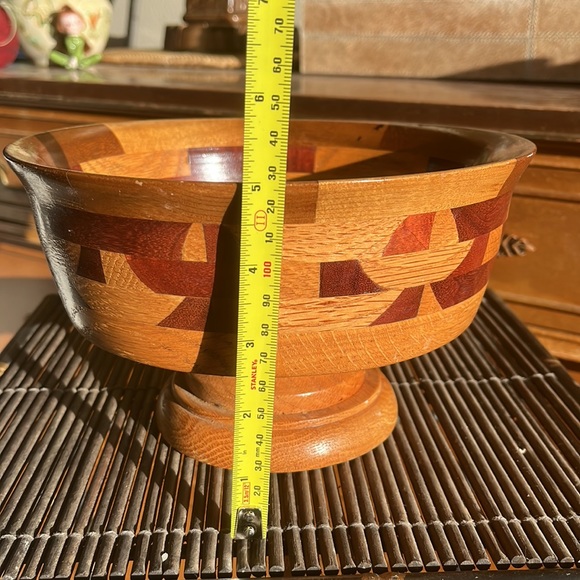 Beautiful footed wood bowl with multiple wood colors - Picture 8 of 9